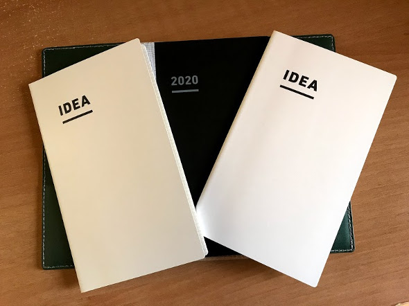 ジブン手帳Biz miniの「DIARY」と「IDEA」2冊